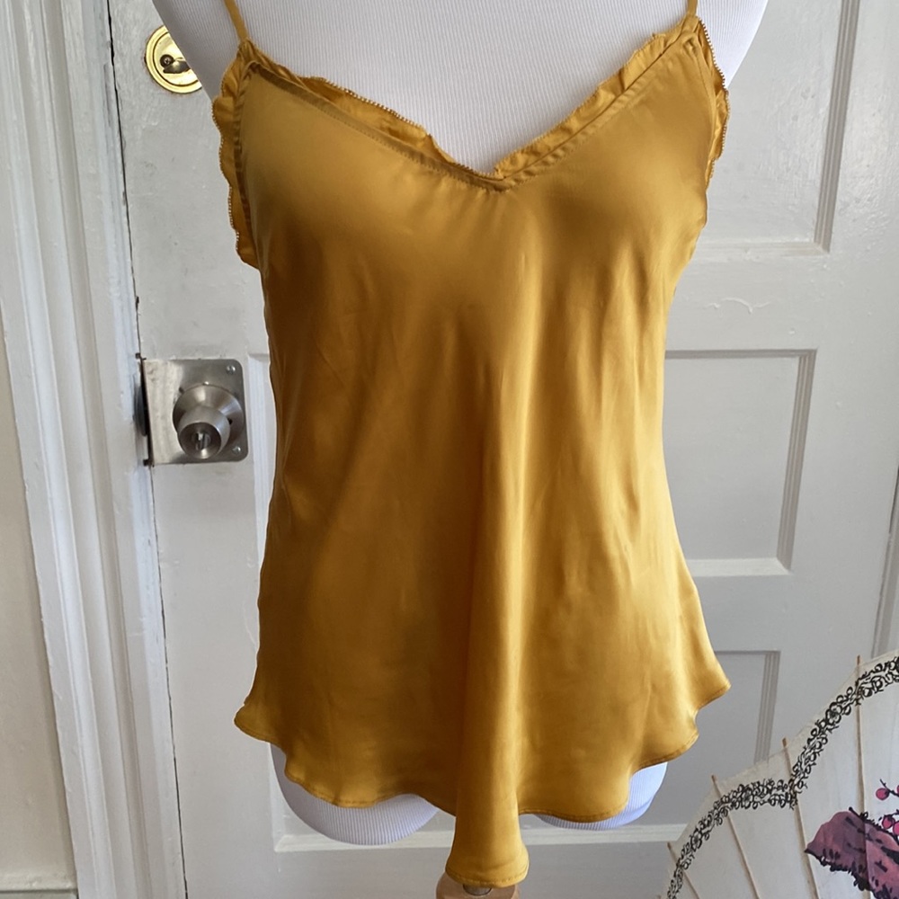 Beautiful Aritzia gold satin camisole from Wilfred brand. MSRP 68$ - Picture 6 of 9
